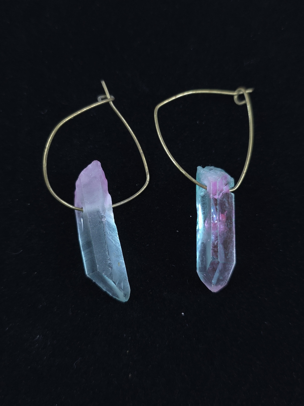 Aura Quartz Crystal Point Dangle Earrings Gold Tone Boho Pink Blue